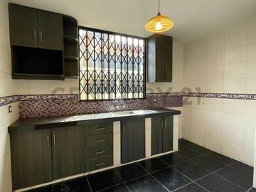 Dúplex en Venta en Urb. Las Palmeras, Los Olivos