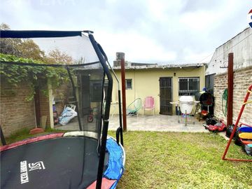 Venta de PH 4 ambientes con Cochera y jardín en Quilmes