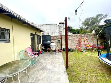 Venta de PH 4 ambientes con Cochera y jardín en Quilmes