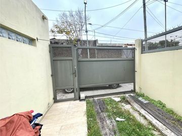 Venta de PH 4 ambientes con Cochera y jardín en Quilmes