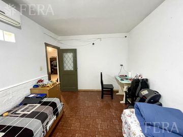 Venta de PH 4 ambientes con Cochera y jardín en Quilmes
