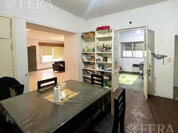Venta de PH 4 ambientes con Cochera y jardín en Quilmes
