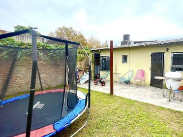 Venta de PH 4 ambientes con Cochera y jardín en Quilmes