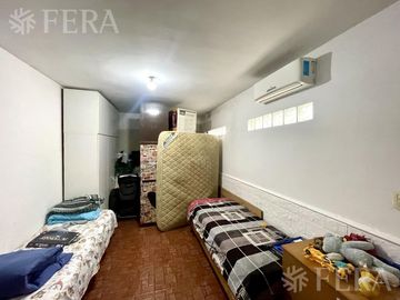 Venta de PH 4 ambientes con Cochera y jardín en Quilmes