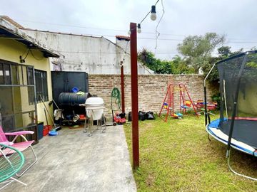 Venta de PH 4 ambientes con Cochera y jardín en Quilmes