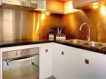 Luxury 2BR Suite Condo in Bay City - Near MOA