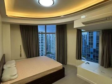 Luxury 2BR Suite Condo in Bay City - Near MOA