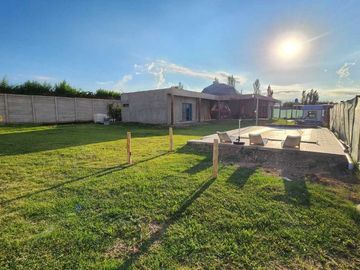 Venta casa barrio cerrado Maipú- 5 ambientes