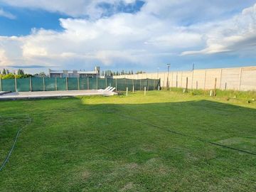 Venta casa barrio cerrado Maipú- 5 ambientes