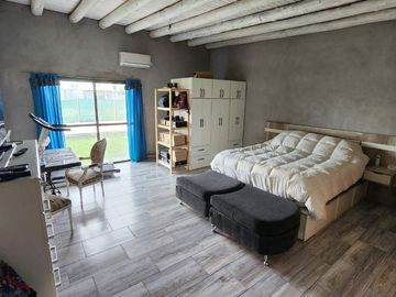 Venta casa barrio cerrado Maipú- 5 ambientes