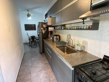 VENTA CASA 4 AMBIENTES C/PATIO, BERNAL.