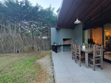 VENTA CASA EN SANTA TERESITA