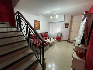 VENTA TRIPLEX 4 AMB COCHERA EN RAMOS. OPORTUNIDAD
