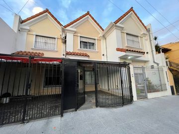 VENTA TRIPLEX 4 AMB COCHERA EN RAMOS. OPORTUNIDAD