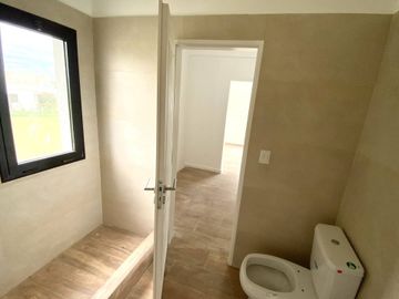 VENTA CASA 5AMB PARRILLA PILAR  DEL ESTE FINANCIA