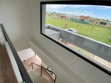 VENTA CASA 5AMB PARRILLA PILAR  DEL ESTE FINANCIA