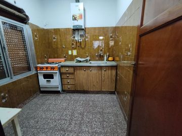 VENTA PH 2 Y 3 AMBIENTES LOCAL  CASANOVA PERMUTA