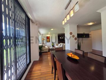 Departamento con jardín y patio en Venta Sector Batan Alto