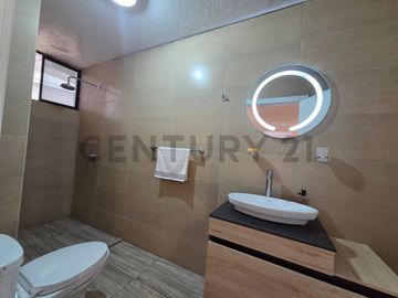 Departamento con jardín y patio en Venta Sector Batan Alto