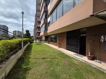 Departamento con jardín y patio en Venta Sector Batan Alto