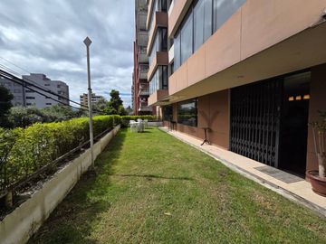 Departamento con jardín y patio en Venta Sector Batan Alto