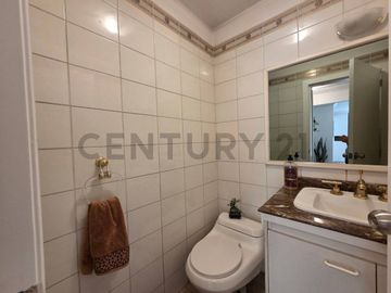 Departamento con jardín y patio en Venta Sector Batan Alto