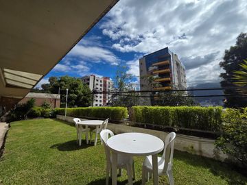 Departamento con jardín y patio en Venta Sector Batan Alto