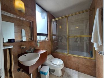Departamento con jardín y patio en Venta Sector Batan Alto