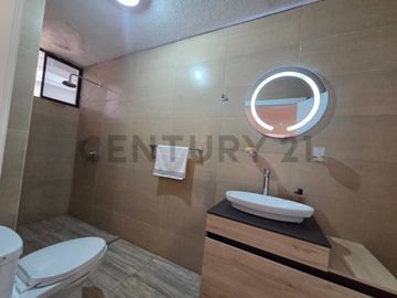 Departamento con jardín y patio en Venta Sector Batan Alto
