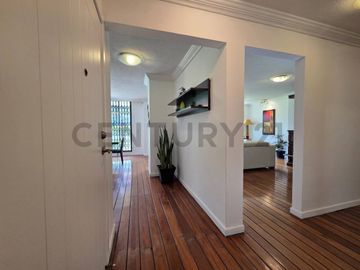 Departamento con jardín y patio en Venta Sector Batan Alto