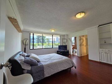 Departamento con jardín y patio en Venta Sector Batan Alto