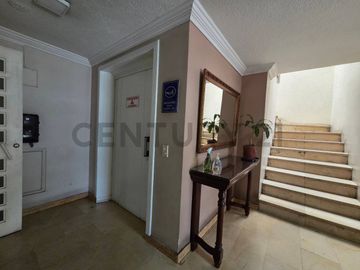 Departamento con jardín y patio en Venta Sector Batan Alto