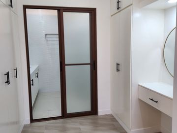 Mediterranean-Style 5-BR Furnished Home for Sale in Dau, Mabalacat