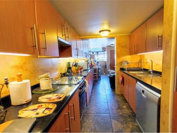 DUPLEX EN VENTA 4D, 3B, 1E, BODEGA, LAS CONDES