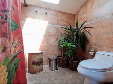 DUPLEX EN VENTA 4D, 3B, 1E, BODEGA, LAS CONDES
