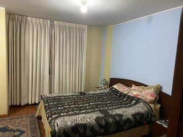Casa de 3 pisos en venta - Cono Norte