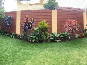 Casa de 3 pisos en venta - Cono Norte