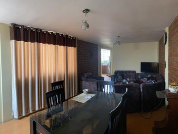 Casa de 3 pisos en venta - Cono Norte
