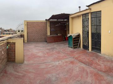 Casa de 3 pisos en venta - Cono Norte