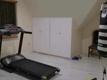 Fully Furnished 6 Bedroom Home in Amadeo near Tagaytay