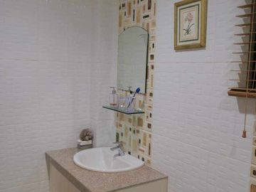 Fully Furnished 6 Bedroom Home in Amadeo near Tagaytay