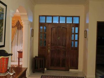 Fully Furnished 6 Bedroom Home in Amadeo near Tagaytay