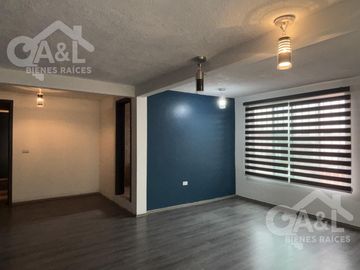 Casa en Venta con Recamara Planta Baja Jacarandas