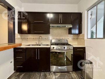 Casa en Venta con Recamara Planta Baja Jacarandas