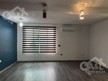Casa en Venta con Recamara Planta Baja Jacarandas