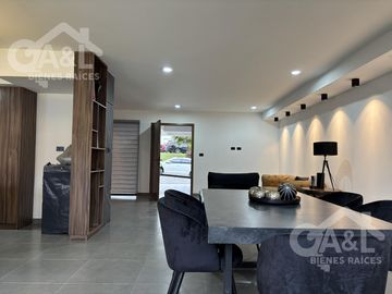 Casa Moderna en Venta Fraccionamiento Monte Magno