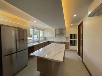 FOR SALE 6 Bedroom in Mckinley Hill Village House and Lot