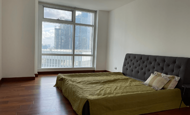3BR Condo for Sale in Two Roxas Triangle, Salcedo Village, Makati - RS4521381