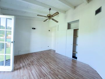 CASA EN VENTA - 5 DORMITORIOS - ZONA LAGO