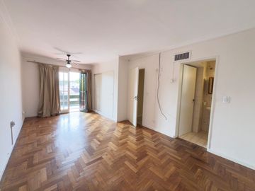 CASA EN VENTA - 5 DORMITORIOS - ZONA LAGO